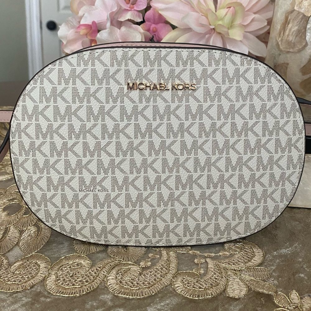 Michael Kors crossbody - Picture 6 of 13